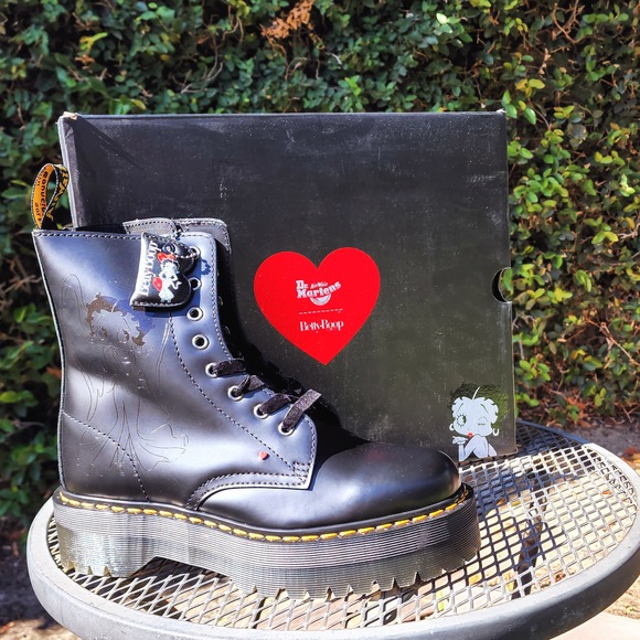 Dr Martens Jadon Betty Boop Platform boot - Picture 3 of 11
